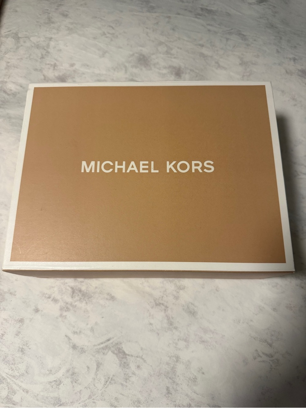 MICHAEL KORS VINTAGE MAGNETIC FLAP CLOSURE BAG BOX